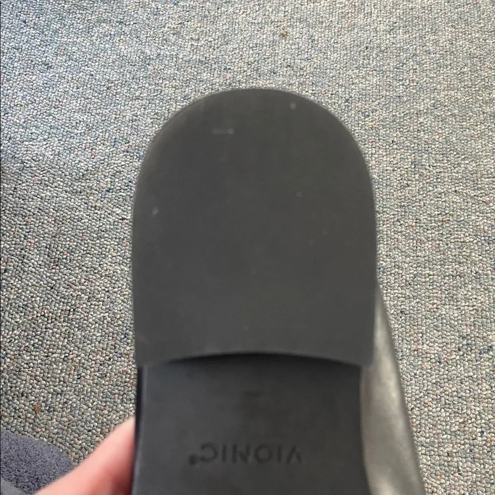 Vionic Black Leather Mizelle Gold Chain Slip On Loafer Flat Shoes Size 9